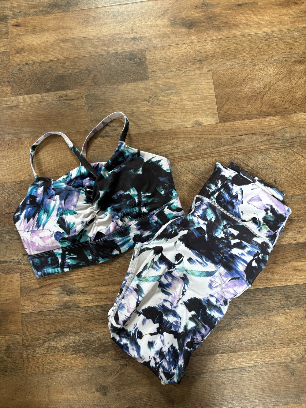 Fabletics Purple, Teal & Black Printed Leggings Set